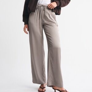 Abercrombie satin pull on pant